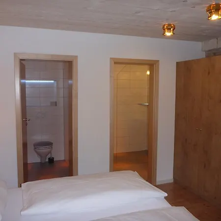 Gaestehaus Guggomos 
