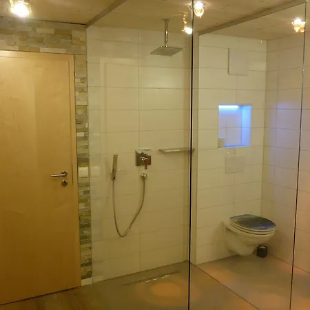 Gaestehaus Guggomos 