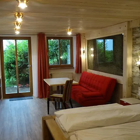 Gaestehaus Guggomos 